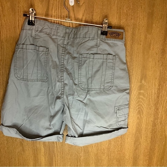 Signature Levi Strauss Shorts Size 6 - Picture 2 of 6